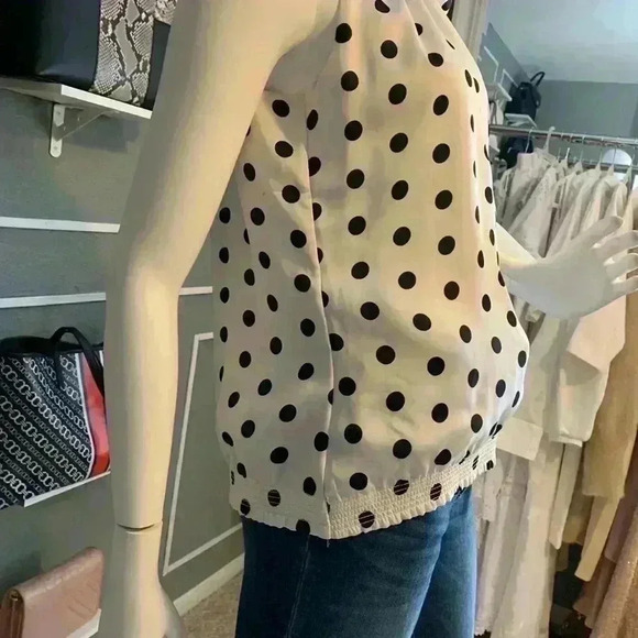 Black House/White Market - Picture 2 of 10